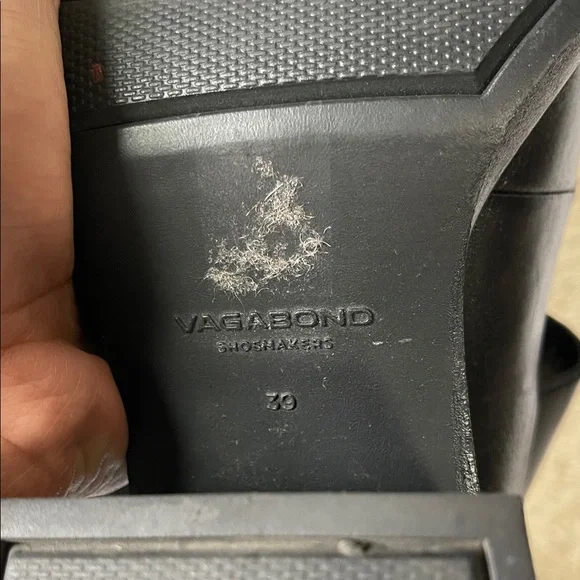 Vagabond Black Brooke Pumps - Picture 2 of 5